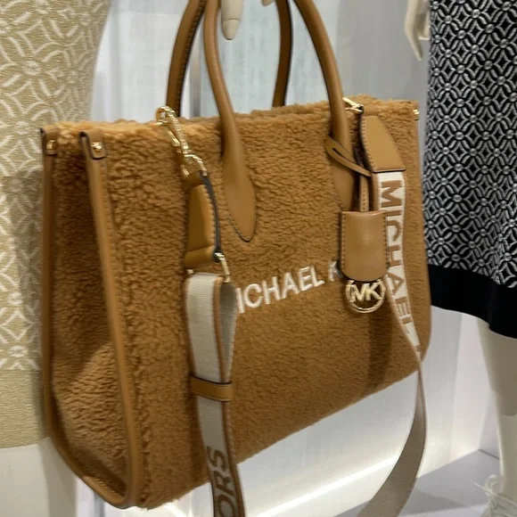 Michael Kors Medium SHEARLING MIRELLA Tote
Shoulder Bag 
Deer Multi
NWT - Picture 13 of 16